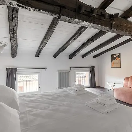 Mansarda Via Dell'oro, A Due Passi Da Piazza Maggiore Appartement *