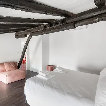 Mansarda Via Dell'oro, A Due Passi Da Piazza Maggiore Appartement