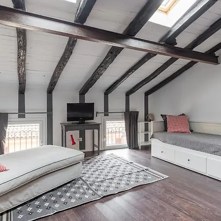 Mansarda Via Dell'oro, A Due Passi Da Piazza Maggiore Appartement